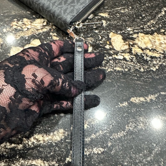 Michael Kors Jet Set Wallet - Picture 11 of 11